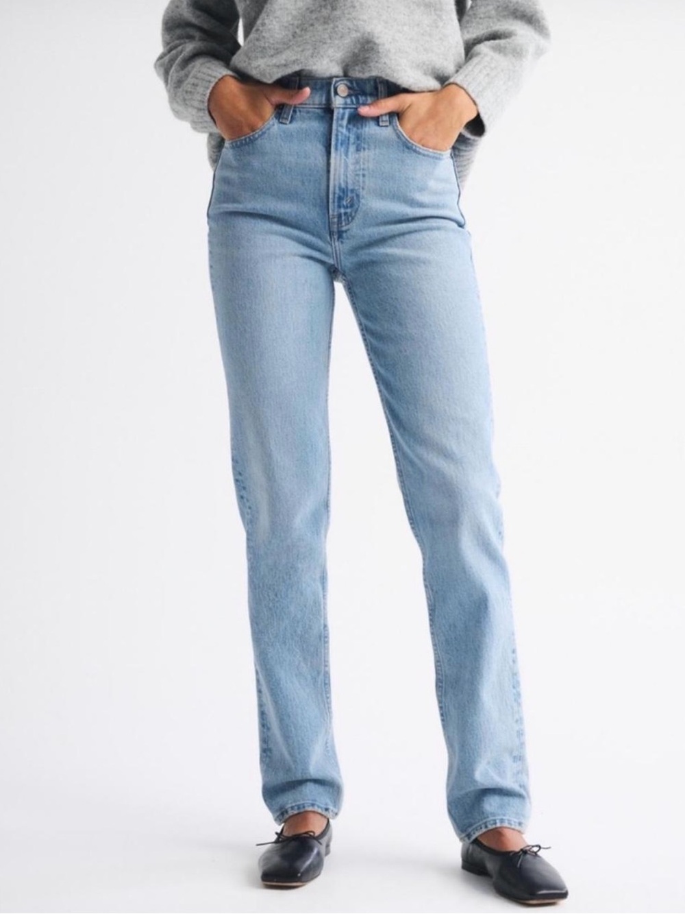 A&F 90’s High Rise Slim Straight Jean
